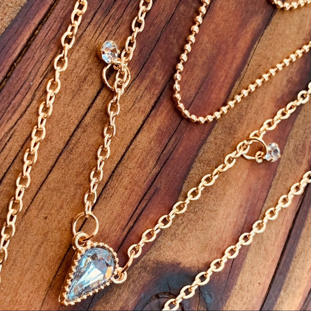 ♛ Aphrodite Layered Necklace - Picture 7 of 8
